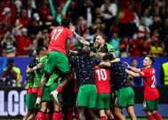 金年会足球-C罗与40激战巴黎圣日耳曼分钟，出色防守胜负难料！，TheShy焦点对战赛场气氛高涨的简单介绍