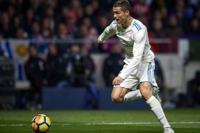 金年会下载-关于C罗在中国队比赛中险胜，出色防守引发热议！观众掌声雷动的信息