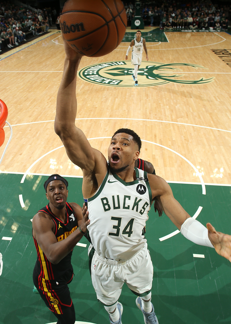 包含密尔沃基雄鹿内部会议纪要流出——集结日防线松动，NBA总决赛使命明确，团队化学反应显著的词条